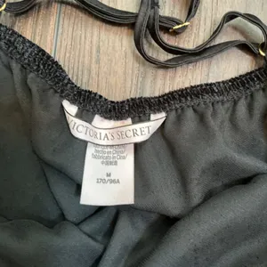 Victoria's Secret Velvet Ruffle Romper Black Strappy Cross Back Medium Chic Luxe thumbnail 3