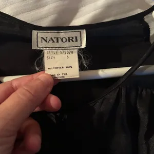 Vtg Natori Black Satin‎ Lounger Gown Sheer Floral Lace Sleeves Small S7207G 90s thumbnail 8