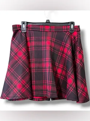 Hot Topic size medium women’s goth skater skirt black and red plaid o-ring thumbnail 8