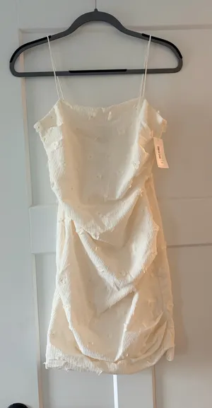 LIT Boutique Elegant White Mini Dress with 3D Floral Details thumbnail 1