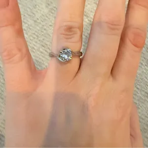 Elegant Silver Women's Ring thumbnail 1