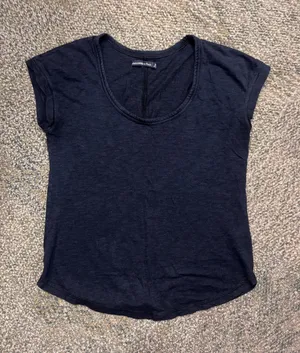 Abercrombie & Fitch Women's Navy Round Neck Casual Short Sleeve Tee Top Size Small. EUC. Smoke free home. thumbnail 1