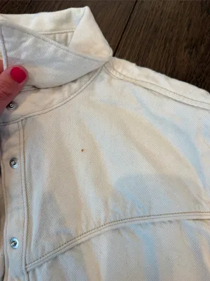 Levi’s Women’s Short-Sleeve Denim Jacket in Off White Size Large - C71-012 thumbnail 3