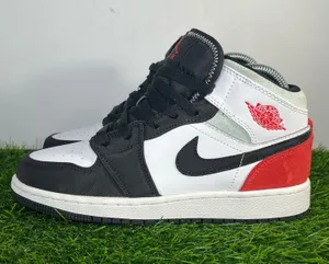 Nike Jordan Air Jordan 1 Mid Chile Red White Black GS Youth Size 4.5Y /Women size 6 BQ6931-100 thumbnail 1