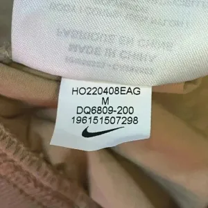 Nike Women’s Essential Woven Loose High Rise Curve Pants Shearling Pockets‎ Med thumbnail 8