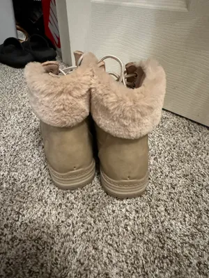 DL Winter Boots Size 6.5 thumbnail 2