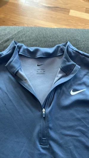 Nike Quarter-Zip Dri-Fit Pullover thumbnail 2
