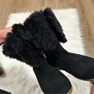 Lands End Black Suede Faux‎ Fur Trim Winter Wedge Boots 420483 US 7B thumbnail 8
