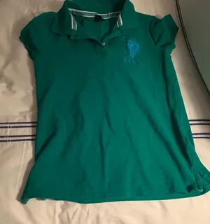 Green polo shirt thumbnail 1