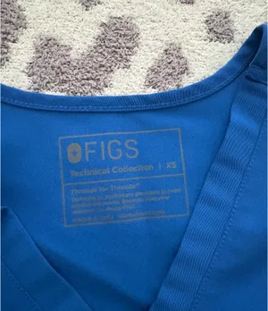 FIGS Scrub Top thumbnail 3