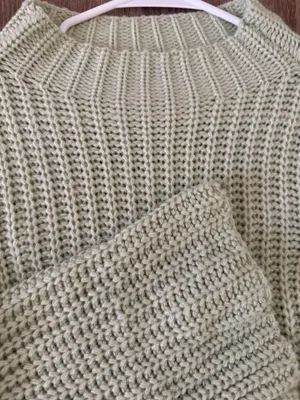 Green knit sweater thumbnail 2