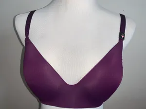 Victoria’s Secret new lightly lined wireless bra thumbnail 1