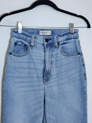 Abercrombie & Fitch Light Wash Ultra High Rise Ankle Straight Jeans Size 0 thumbnail 2
