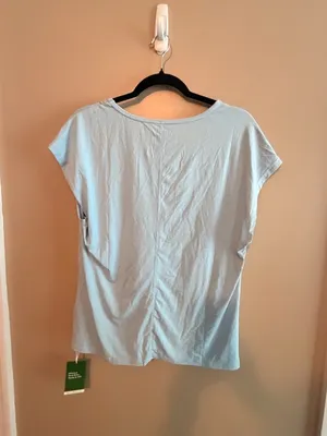 Halara M Womens Light Blue V-Neck Relaxed Fit NWT Top Size M thumbnail 4