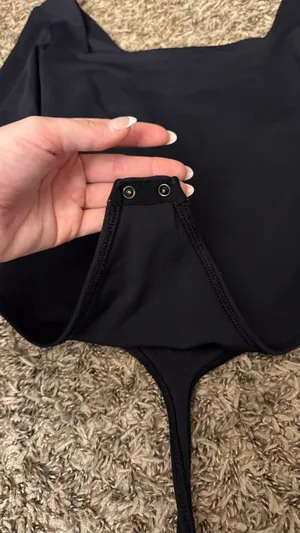Aritzia Babaton Contour Bodysuit Long Sleeve Square Neck Black thumbnail 6