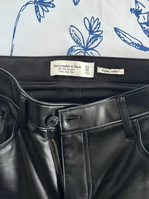 Abercrombie The 90s Straight Ultra High-Rise Vegan Leather Pants thumbnail 3