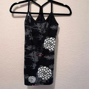 Lululemon Women’s Floral‎ Print Yoga Workout Tank Top Black Size Medium​ thumbnail 2