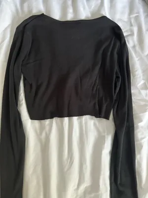 Long Sleeve Crop Brandy Melville Top Black thumbnail 4