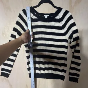 Forever 21 Striped Knit Sweater Black White Crew Neck Long Sleeve Women's M thumbnail 2