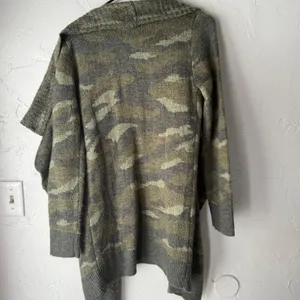 Aeropostale Women‎ Camouflage Print Waterfall Cardigan Sweater Size Medium thumbnail 8