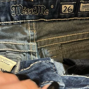 Miss Me Women's Distressed Embellished Denim Shorts Blue Size 26 thumbnail 8