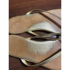 Tkees Sandals Womens Gold Vegan Leather Gold Lily Metallic Flip Flops Size 7 thumbnail 3