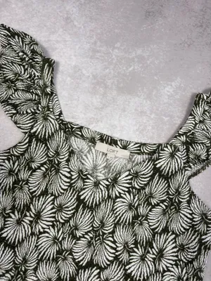 LOFT Green White Floral Flutter Sleeve Top Size M thumbnail 2