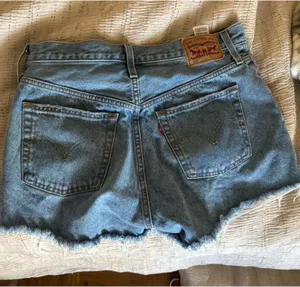 Levi’s 501 Shorts thumbnail 3