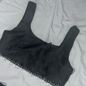 NWT Zara‎ Crystal Sequenced Crop Top thumbnail 3