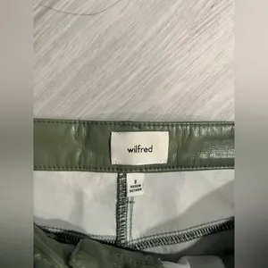 NWOT Wilfred Aritzia Olive‎ Leather Pants thumbnail 4