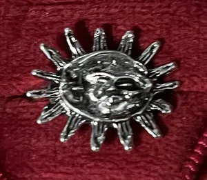 Women’s Stainless Steel Silver Embellished Ring Size 6 NWT thumbnail 1