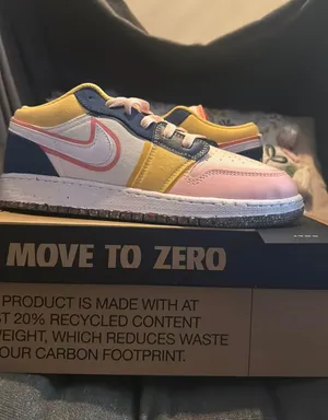 Nike Women’s  dunks thumbnail 1