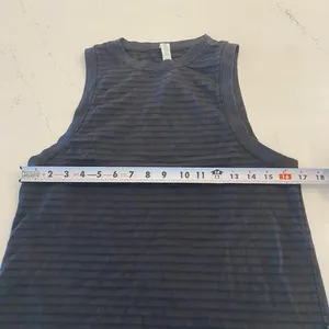 Lululemon‎ Black Tank Top Workout Shirt Size 6 thumbnail 6