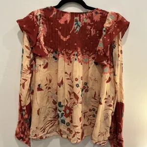 Othilia Blouse Red Cream Floral Ruffle Shoulder Pleated Boho Top Large thumbnail 7
