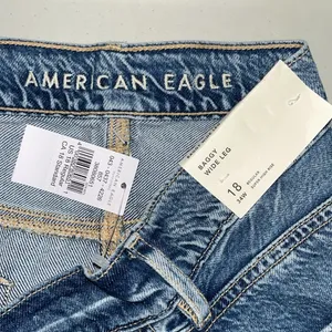 American Eagle NWT 18 Blue Denim Distressed Super High Rise Baggy Wide Leg Jeans thumbnail 3