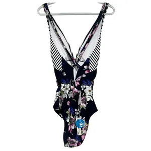 Cupshe Women's Floral Fit and Comfort 4 Way Stretch One Piece Swimsuit Size‎ XXL thumbnail 2