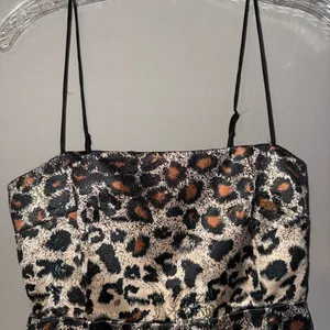 Urban Outfitters Spaghetti Strap Bodycon Slit Leopard Dress XS NEW #719 thumbnail 4