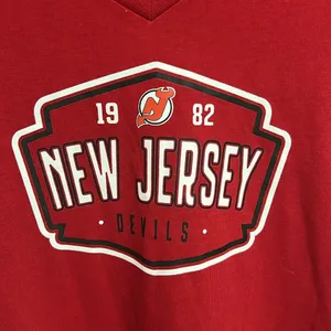 New Jersey Devils Top women’s v neck, large NWT thumbnail 4