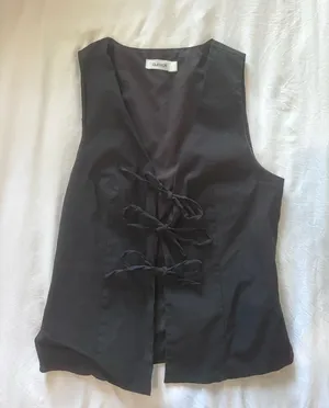 Glassons Black Top thumbnail 1