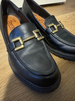 Zodiac Black Leather Horsebit Lug-Sole Loafers Women’s Sz 8 thumbnail 6
