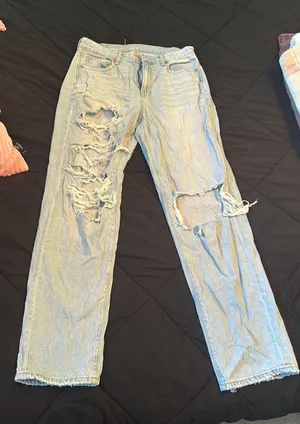 American Eagle Outfitters Mom Jeans thumbnail 1