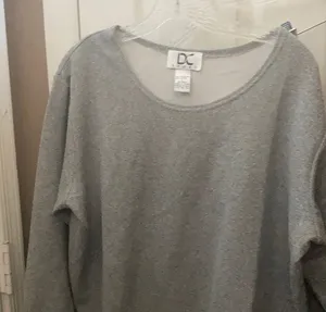 FINAL MARKDOWN Dc sport oversized top large thumbnail 1