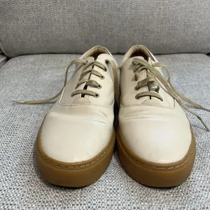 Nisolo Everyday Leather Sneaker with Vibram Sole in‎ Beige Neutral Tan Size 11 thumbnail 3