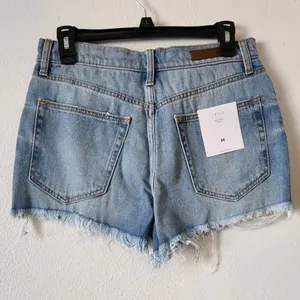 Cello Rip Tide Light Wash High Rise Frayed Hem Denim Shortie Shorts NEW thumbnail 5