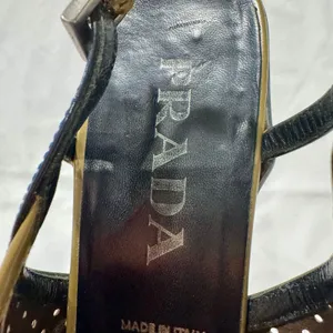 Vintage Prada Y2K Perforated Leather Slingback Kitten Heel 38.5 SINGLE SHOE thumbnail 3
