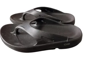 Oofos Ooriginal Thong Recovery Sandals Comfort Flip Flop- Black 2.0 size 8 thumbnail 1
