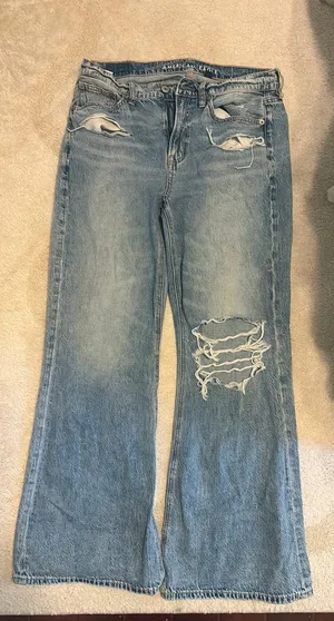 American Eagle Low-Rise Baggy Flare Jeans thumbnail 1