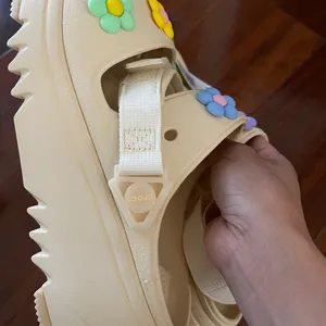 crocs size 9 women thumbnail 2