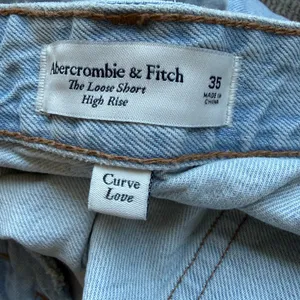 Abercrombie & Fitch High Rise Curve Love The Loose Short Denim Jean Shorts thumbnail 7