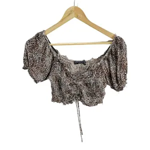 Urban Outfitters Cheetah Print Shay Cinched Puff‎ Sleeve Cropped Top Sz M thumbnail 2
